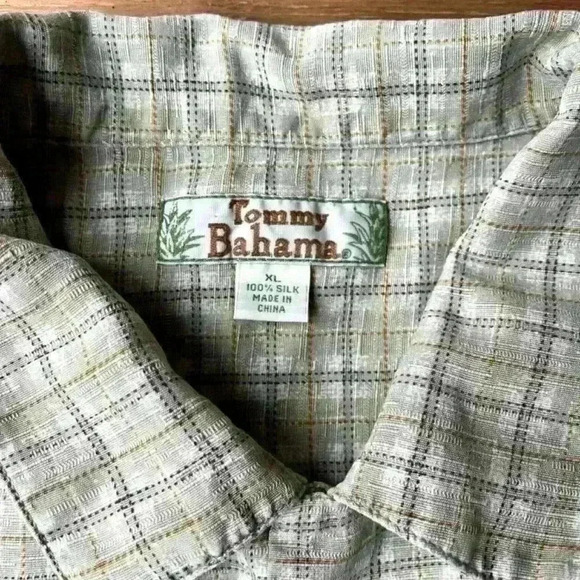 Tommy Bahama Silk Short-Sleeve Button-Down - Picture 5 of 8